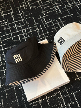 【INFINITYCROSS】24新款双面条纹刺绣字母帆布男女同款渔夫帽子