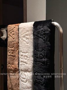 24N刺绣立体字母皮毛一体真羊毛保暖围巾围脖潮 INFINITYCROSS