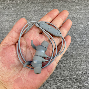 入耳式 磁吸收纳运动挂脖蓝牙耳机 重低音入耳蓝牙 奥基B60 全新