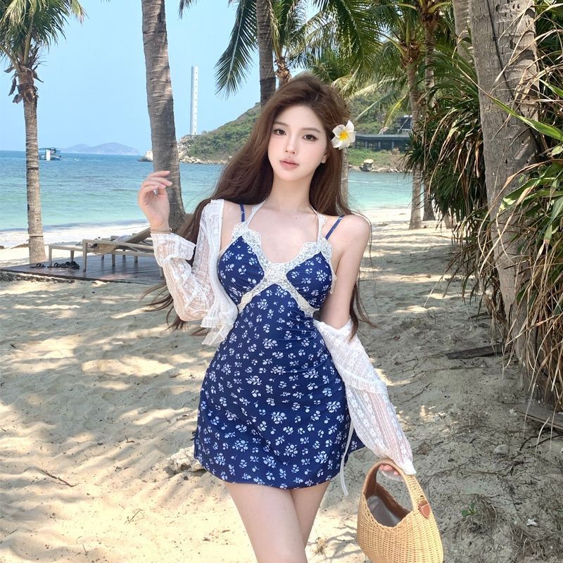 ins纯欲碎花蓝连体裙式游泳衣女两件套长袖蕾丝罩衫保守学生温泉