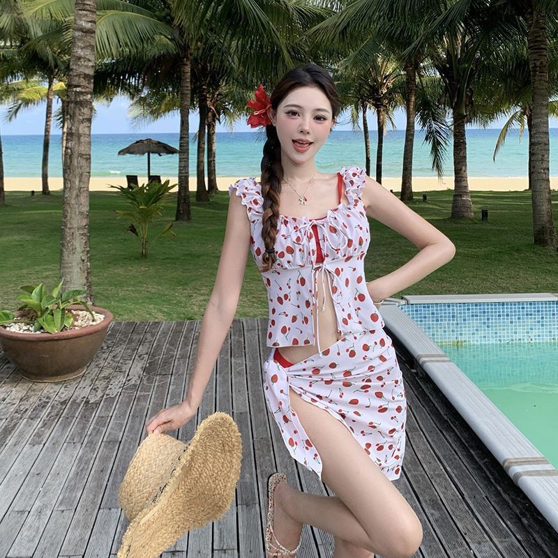 新款甜美小樱桃性感纯欲风分体裙式比基尼四件套泳衣遮肉显瘦温泉