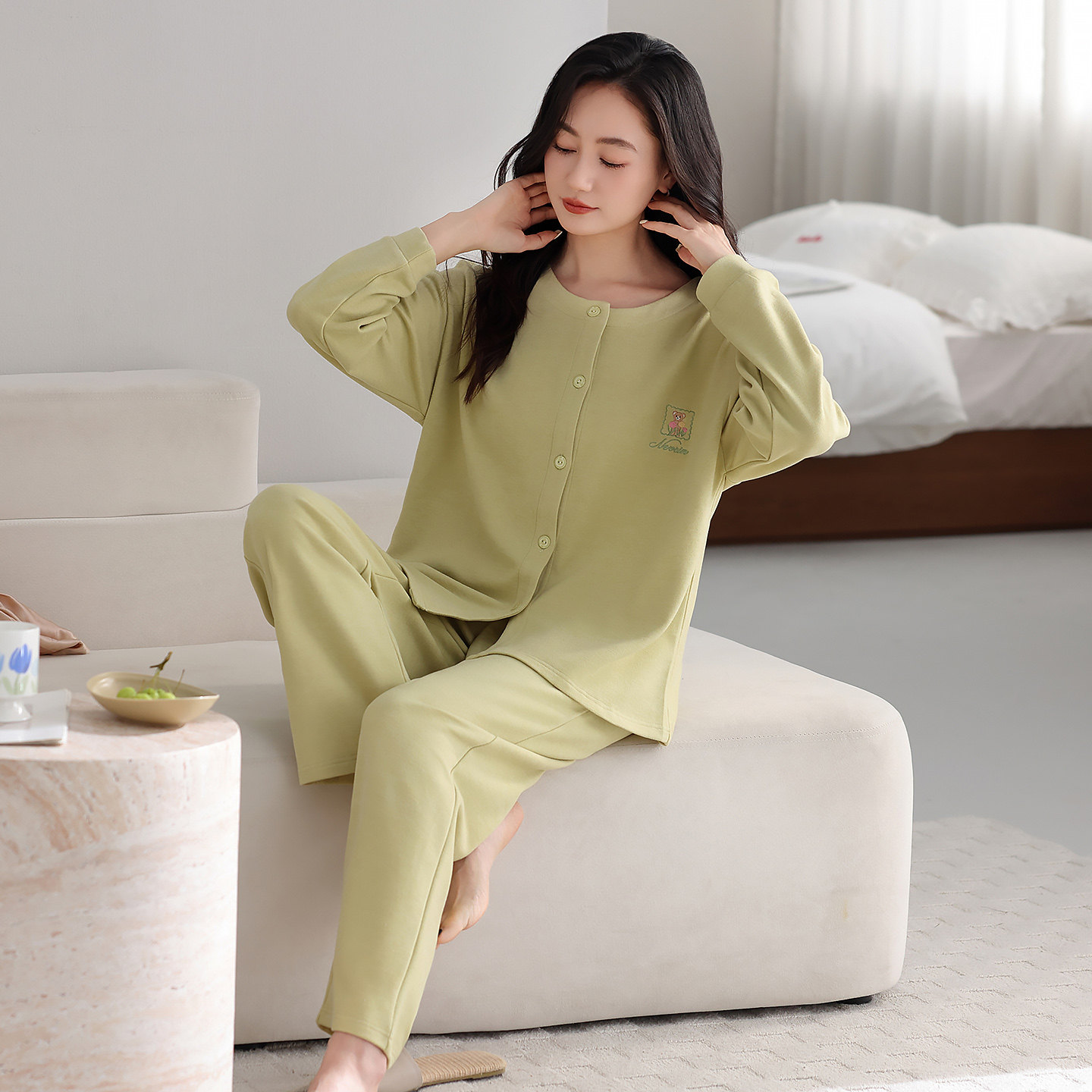 德绒睡衣女秋冬加厚圆领开衫中年图片