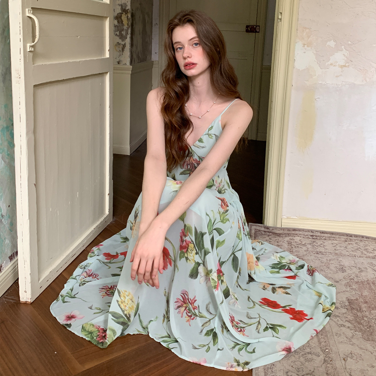 ZHUYIYI 度假风新款印花细吊带连衣裙女夏季V领收腰显瘦原创长裙