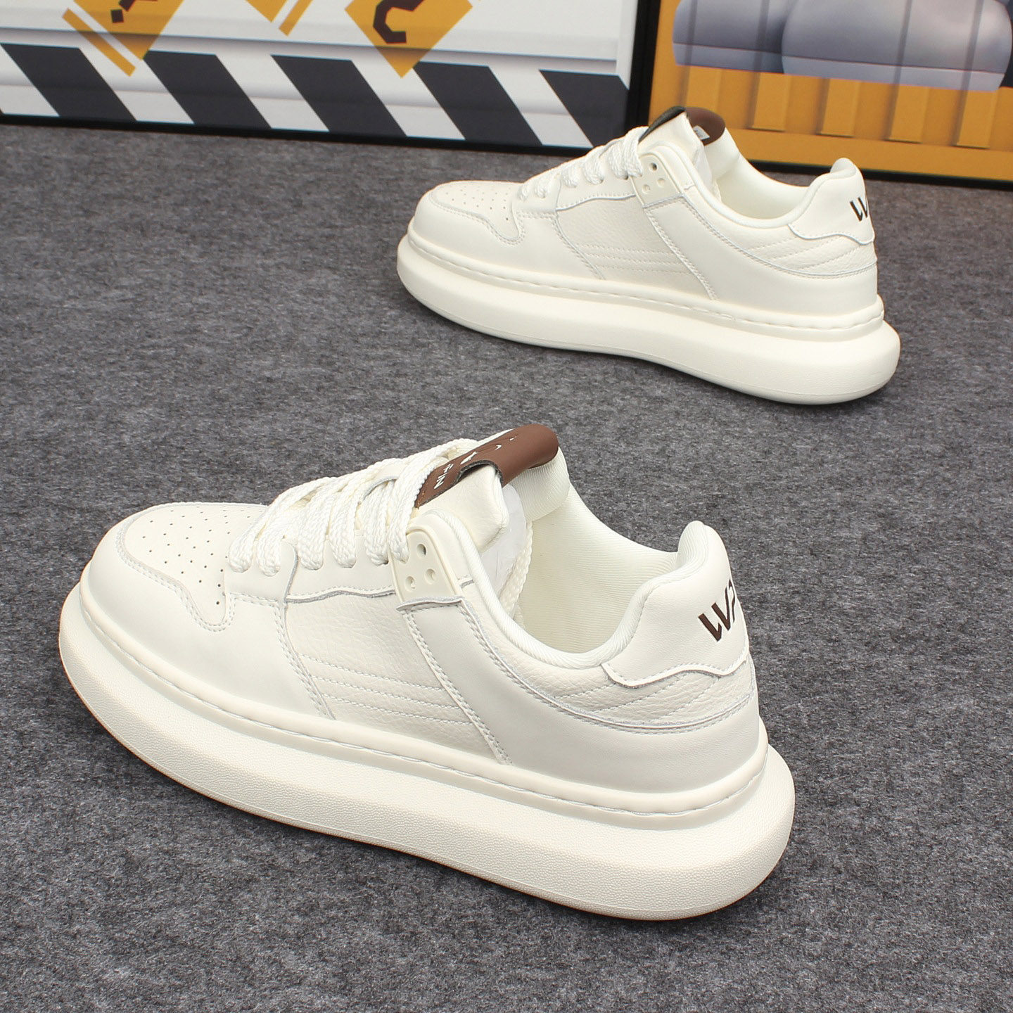 透气厚底运动鞋男士潮鞋轻便软底舒适休闲板鞋防臭增高学生小白鞋