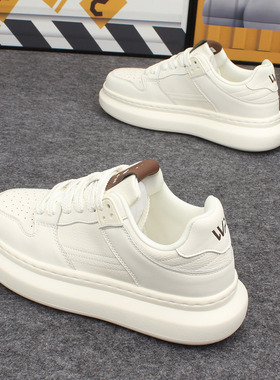 透气厚底运动鞋男士潮鞋轻便软底舒适休闲板鞋防臭增高学生小白鞋