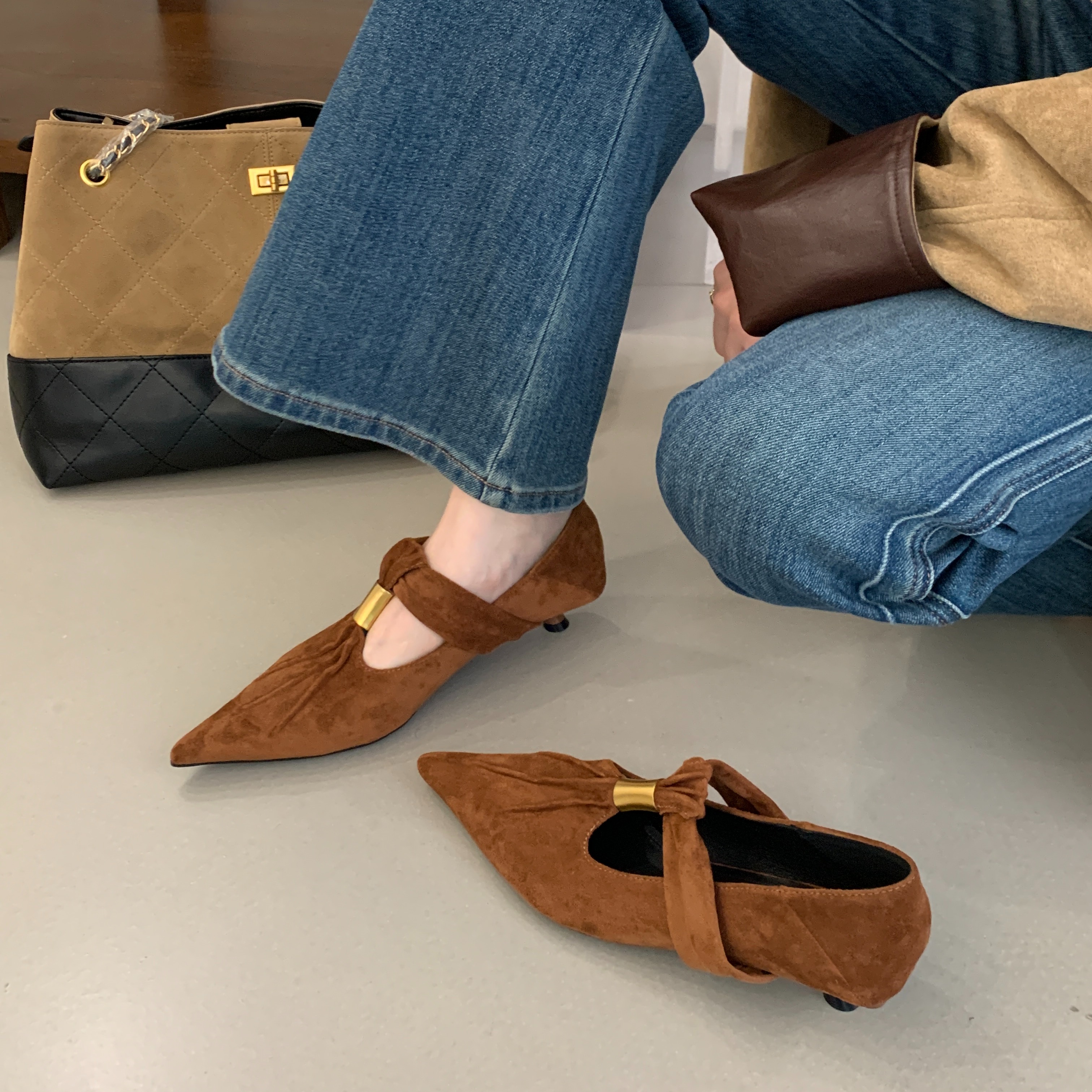 羊京绒2025新款复古绒面浅口玛丽珍尖头单鞋时尚百搭软底尖头单鞋