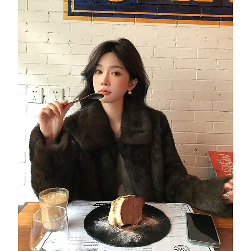 老钱风咖色兔毛加厚短款皮草女