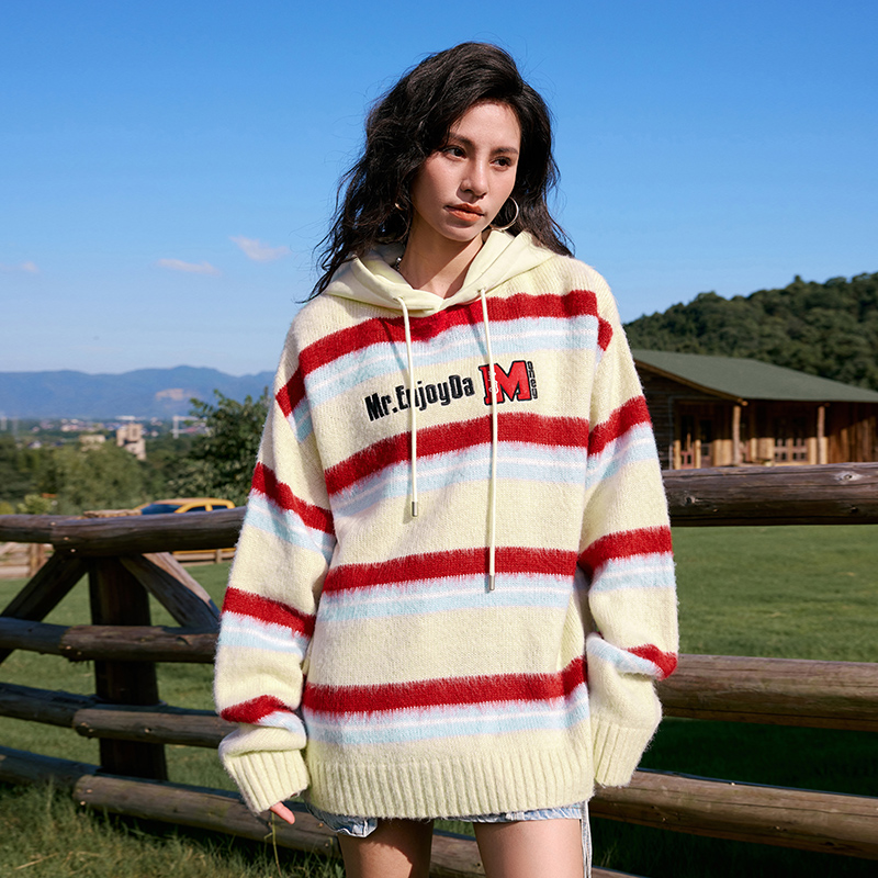 条纹连帽领刺绣毛衣男女同款