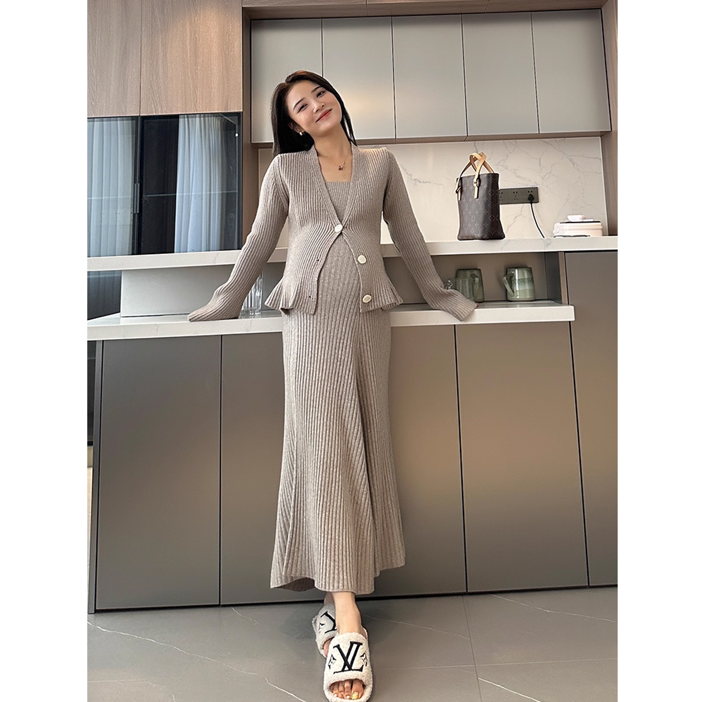 秋冬赫尔本风孕妇针织连衣裙套装