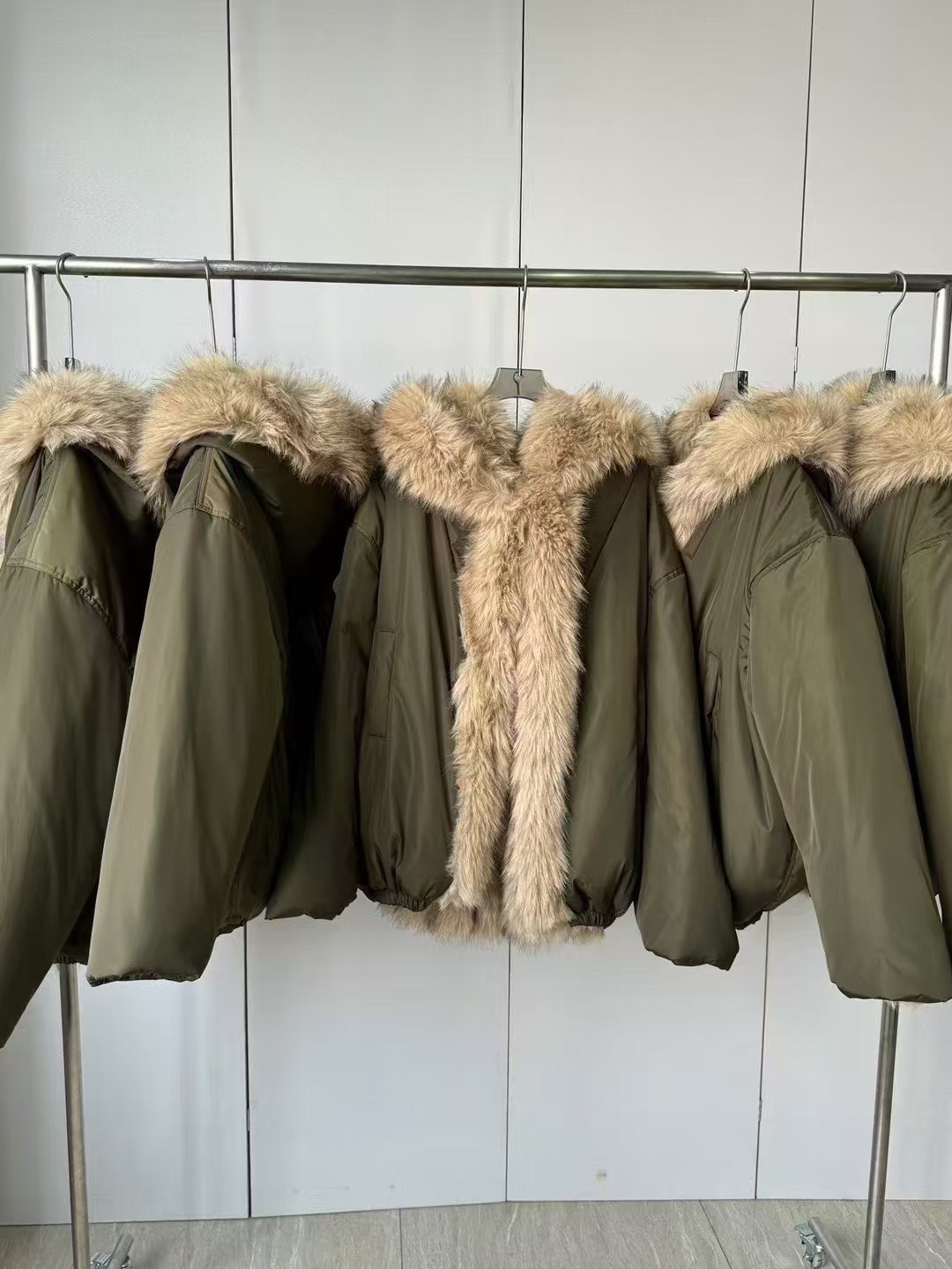 可拆卸毛领派克羽绒服女2024冬季新款女装大口袋保暖外套长袖上衣