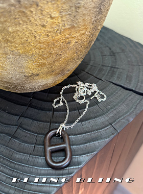 高版本定制经典款猪鼻子字母项链女木质吊坠毛衣链复古时尚颈链