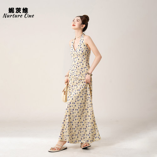 法式碎花挂脖连衣裙收腰长裙子女