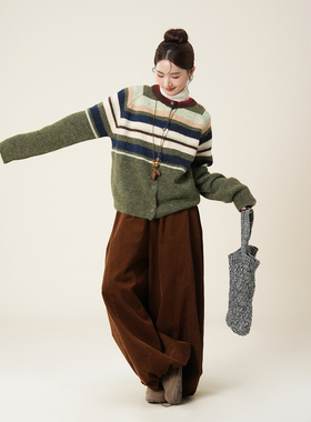 绿色复古条纹圆领针织衫毛衣女冬季新款宽松显瘦减龄长袖外套上衣