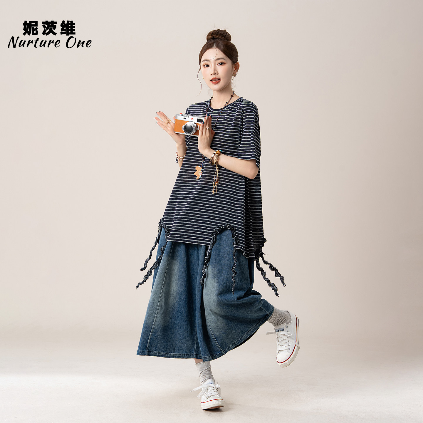 妮茨维【蓝调自洽】不规则条纹短袖T恤女夏日消暑穿搭七分裤套装