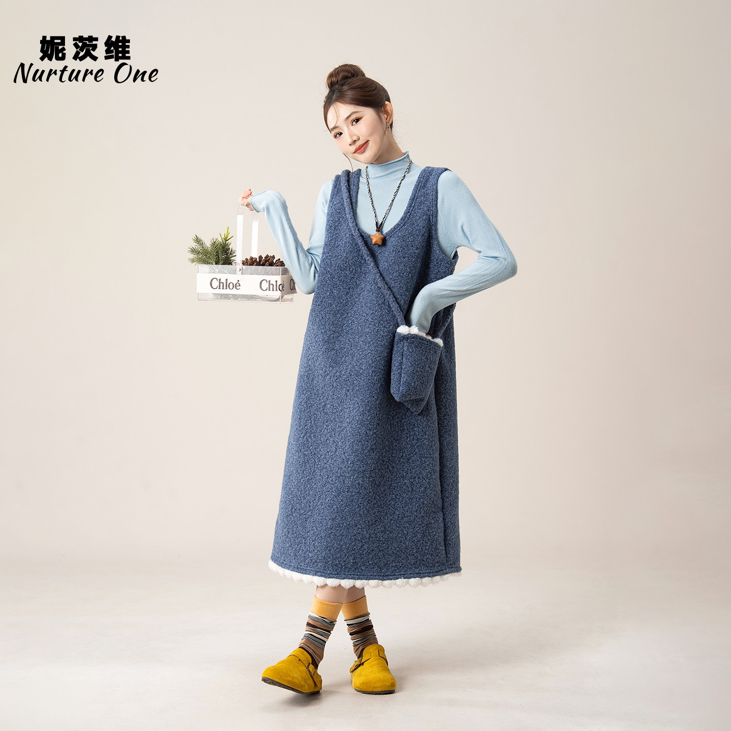 蓝色花边拼接毛呢背心连衣裙女冬季新款叠穿修身内搭长袖T恤套装