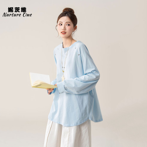 浅蓝色慵懒风长袖t恤大版上衣女
