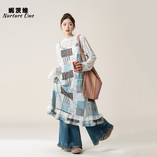 妮茨维【拼布裙衫】绿色碎花拼接蕾丝吊带连衣裙女秋日穿搭长裙子