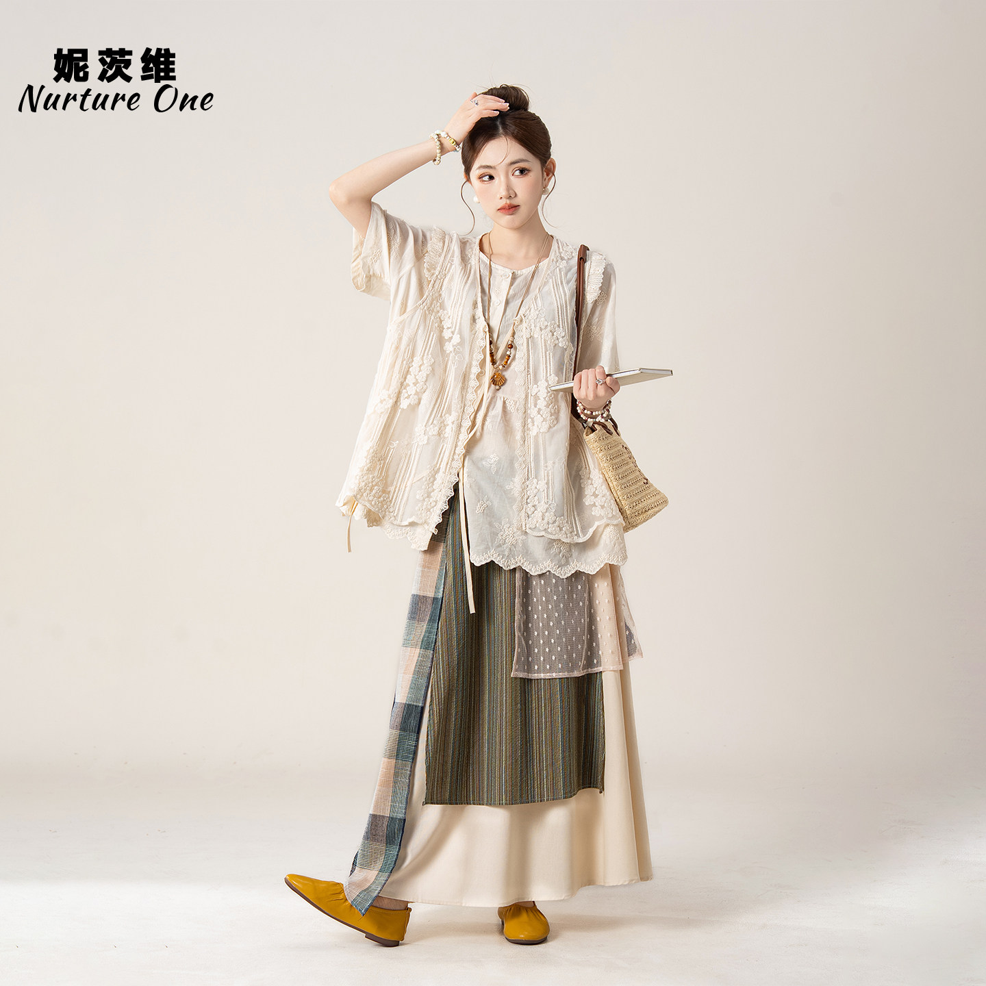 妮茨维【文艺清欢】蕾丝提花马甲女松弛感穿搭刺绣衬衫拼接半身裙