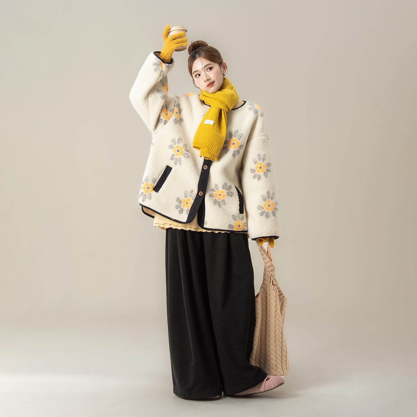 杏色提花颗粒绒仿麂皮拼接外套女