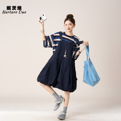 休闲工装花苞背带裤条纹T恤套装