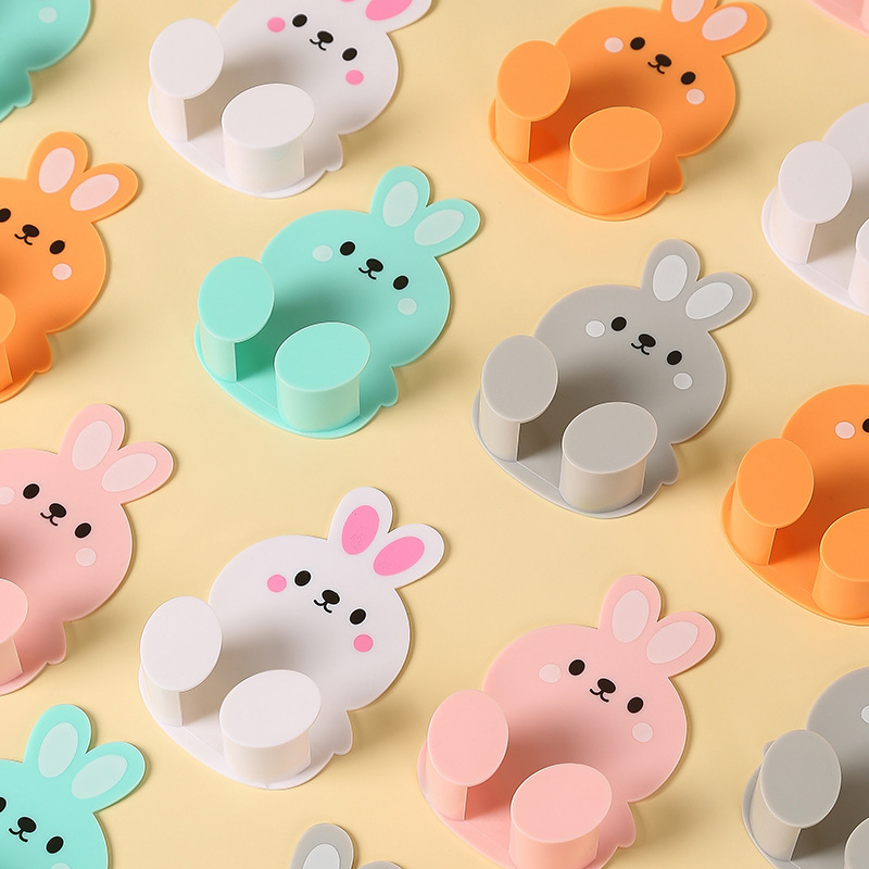 多功能插座挂钩创意电源线壁挂厨房免打孔粘贴插头挂钩收纳固定器