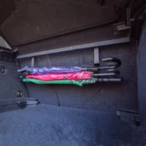 Зонтик, кресло, универсальная система хранения для автомобиля