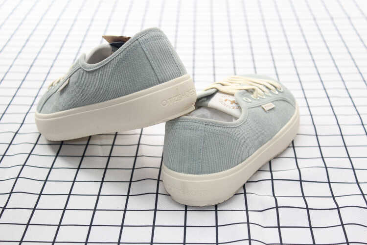 十八彩韩国专柜代购!otzshoes!绿色帆布轻便运动滑板鞋女告别款