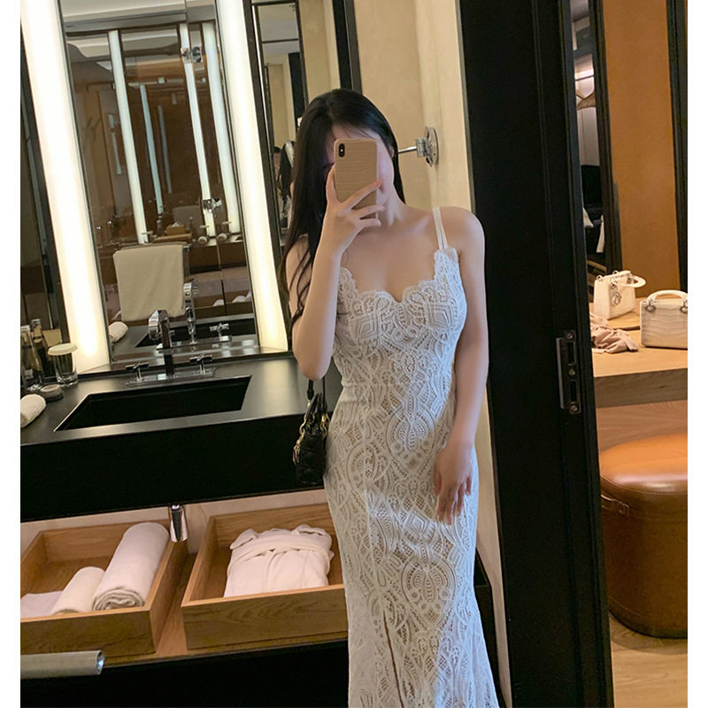 欧美性感吊带V领白色礼服女轻奢小众高端级收腰不规则蕾丝连衣裙