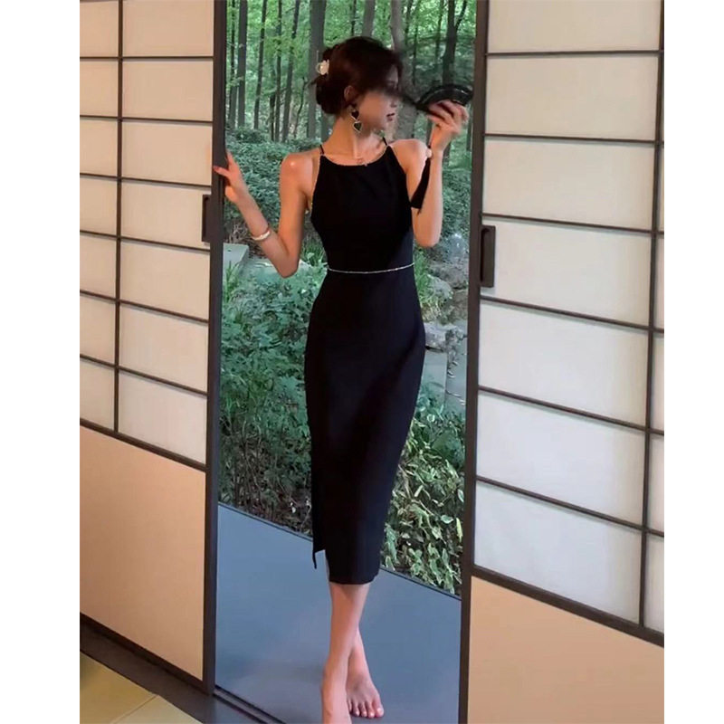 黑色吊带礼服女轻奢小众高端级感显瘦收腰包臀平时可穿气质连衣裙