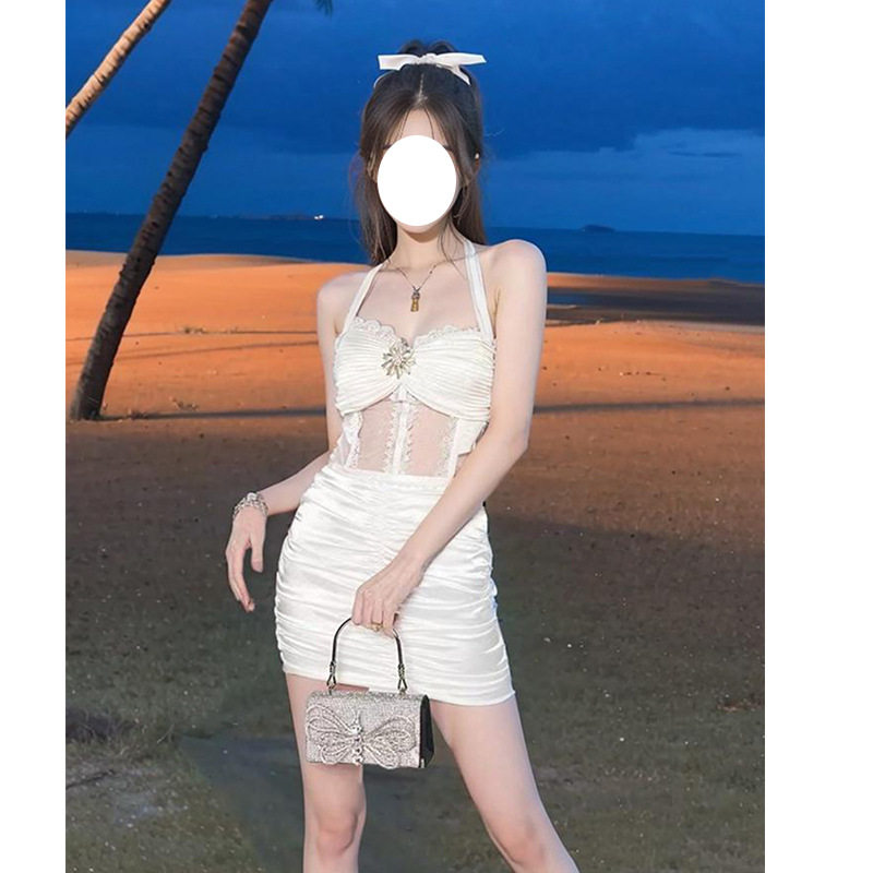 欧美性感挂脖吊带抹胸礼服轻奢小众高端级气质收腰包臀生日连衣裙