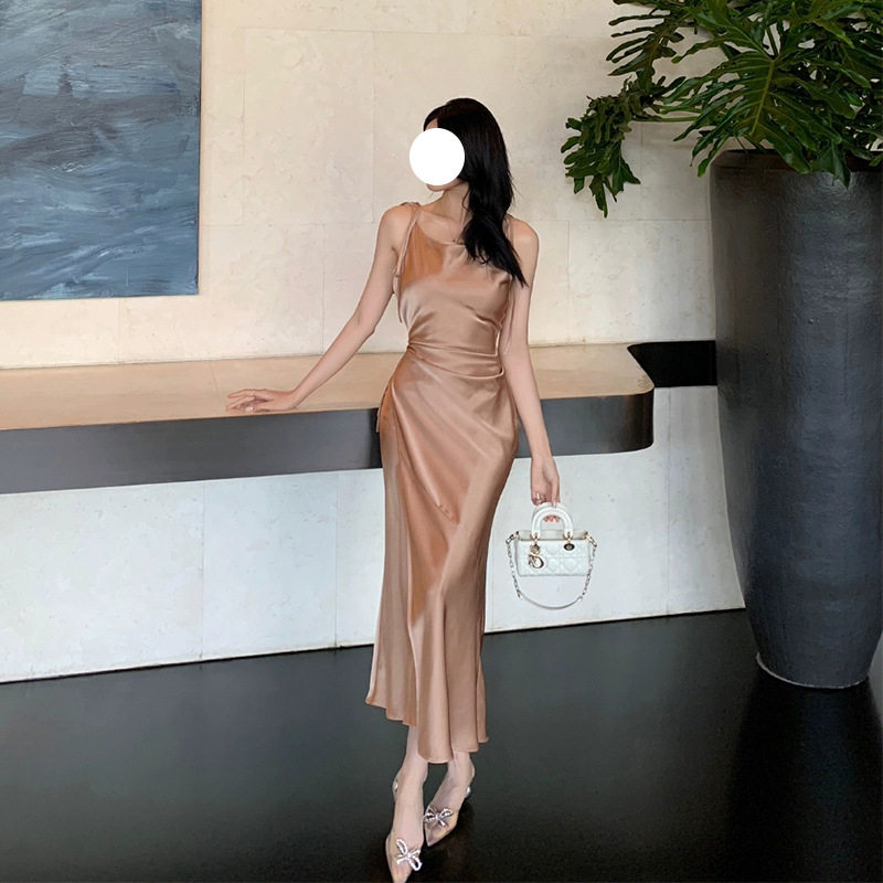 欧美性感吊带露肩绑带侧围裹缎面礼服轻奢高端小众级气质连衣裙女