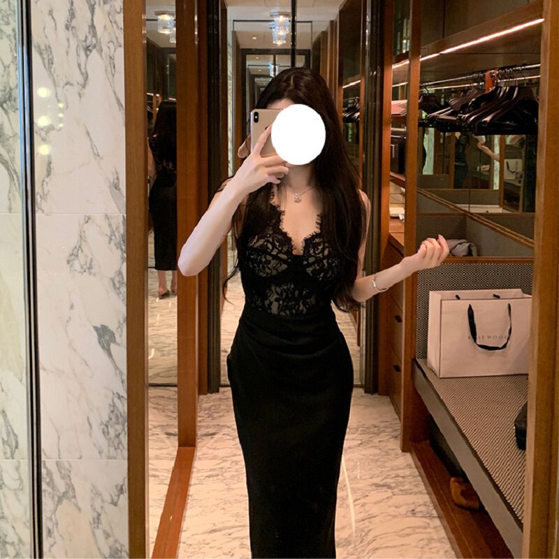 欧美性感V领露肩礼服轻奢高端小众级蕾丝拼接气质气质名媛连衣裙