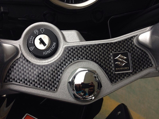 适用于铃木GW250车把钥匙防刮花贴软胶改装贴纸匙孔软胶防刮贴