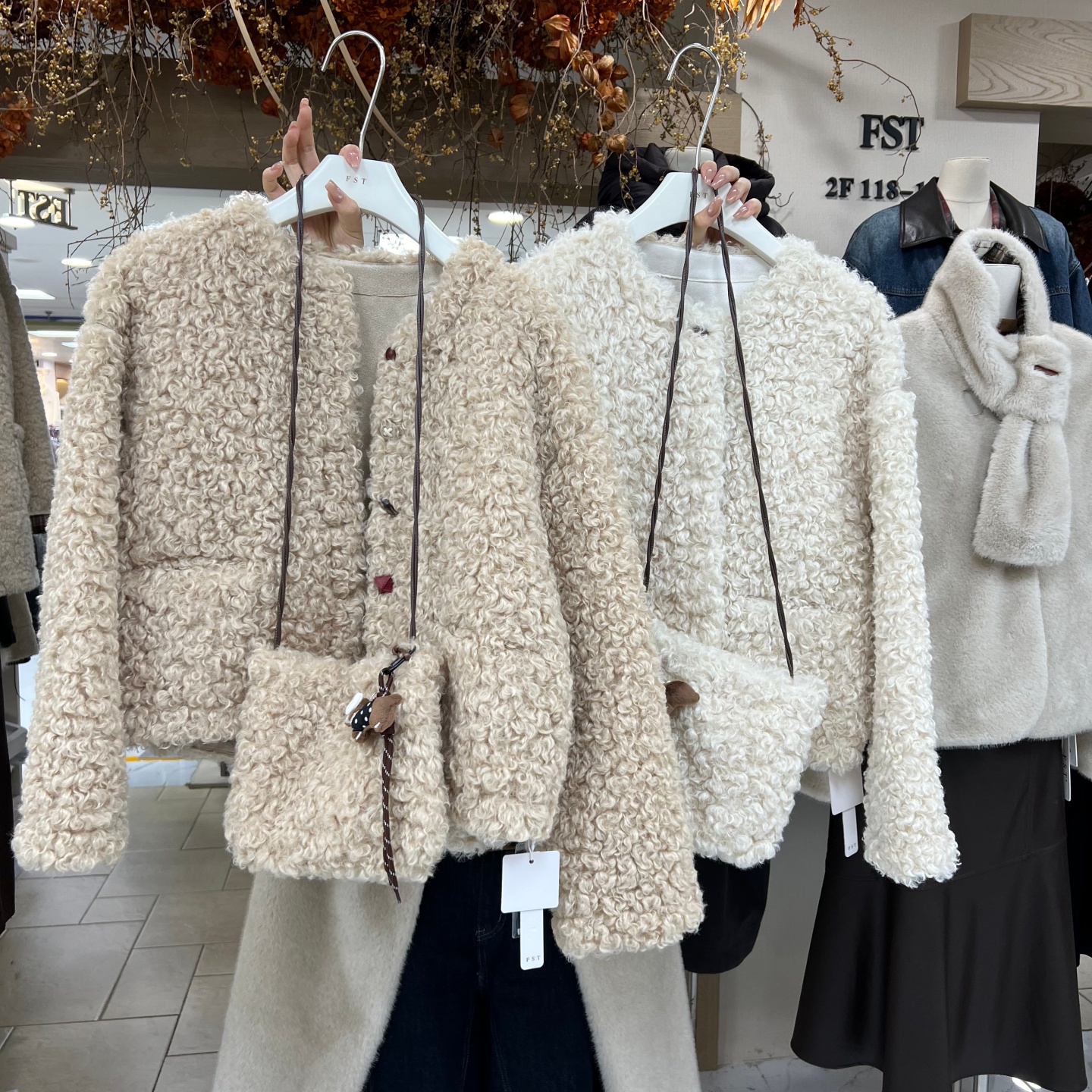 FST羊羔毛外套女