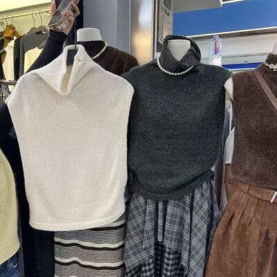 FCS十三行2025秋冬新款小众设计感高领侧边纽扣无袖毛衣马甲0017