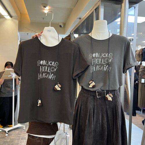 DAHE7086秋2026新款韩系减龄印花正肩显瘦T恤短袖休闲上衣带配饰