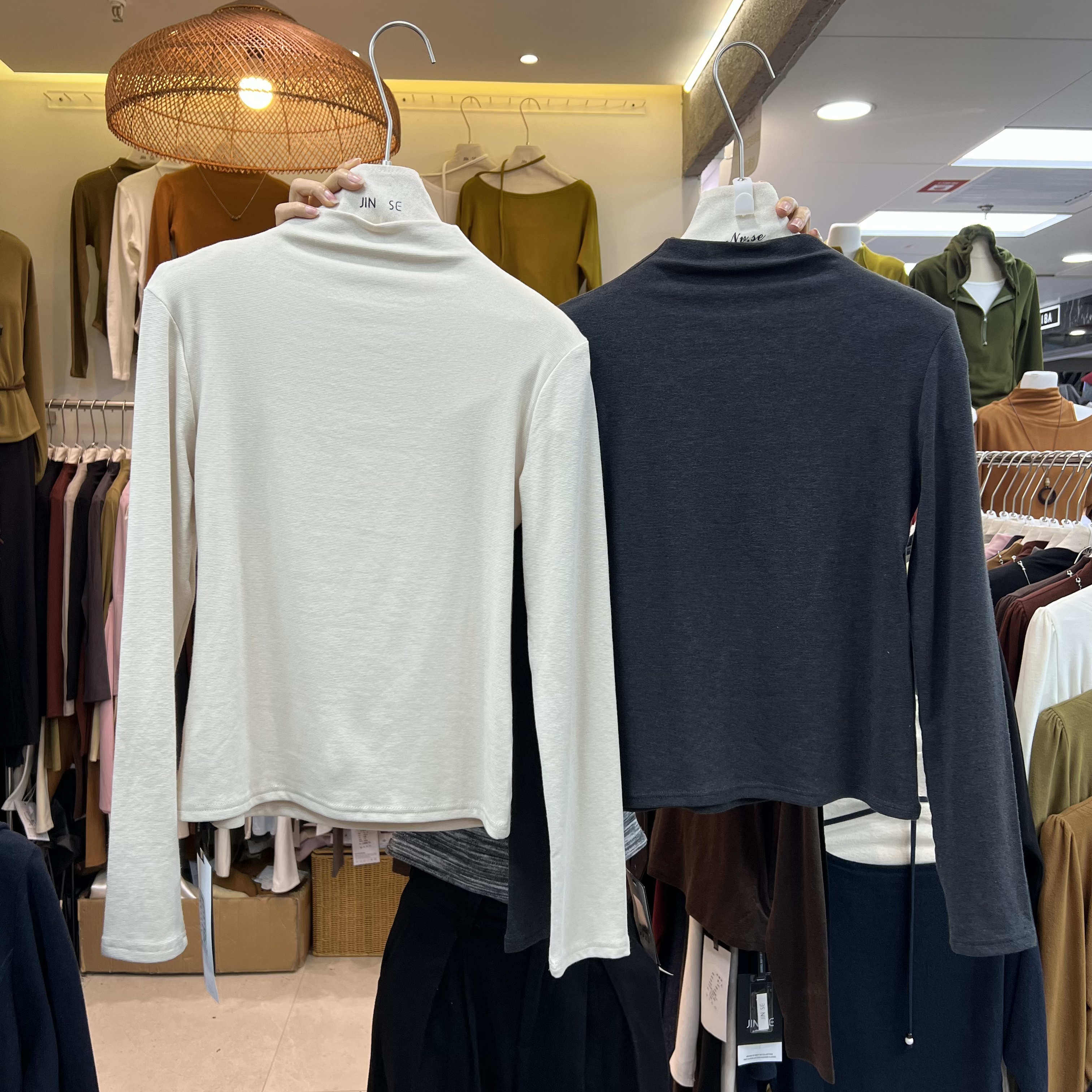 Jinse2025秋冬季新款纯色简约百搭休闲加绒舒适保暖打底衫T恤681