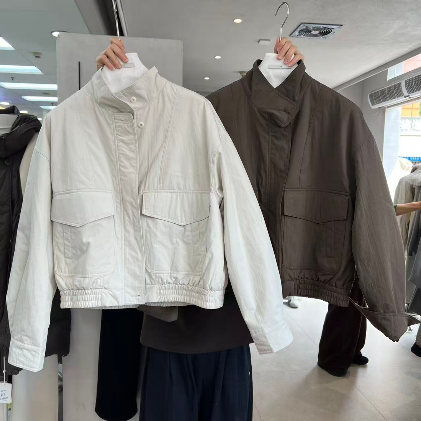 XHM2025冬季新款休闲宽松百搭立领工装风双口袋短款保暖棉服7713