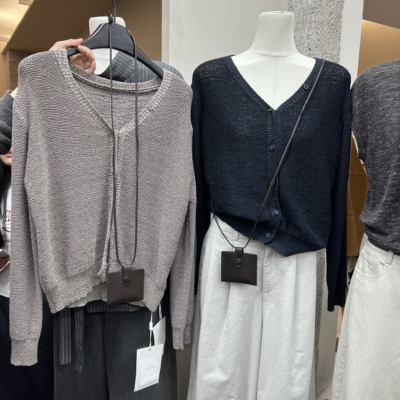 十三行ABOWLAB2025秋新款气质小众设计感V领系扣针织开衫外套3078