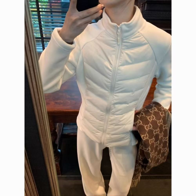 新款显瘦不臃肿轻薄有型拼接款棉服女修身内胆立领运动户外套冬季