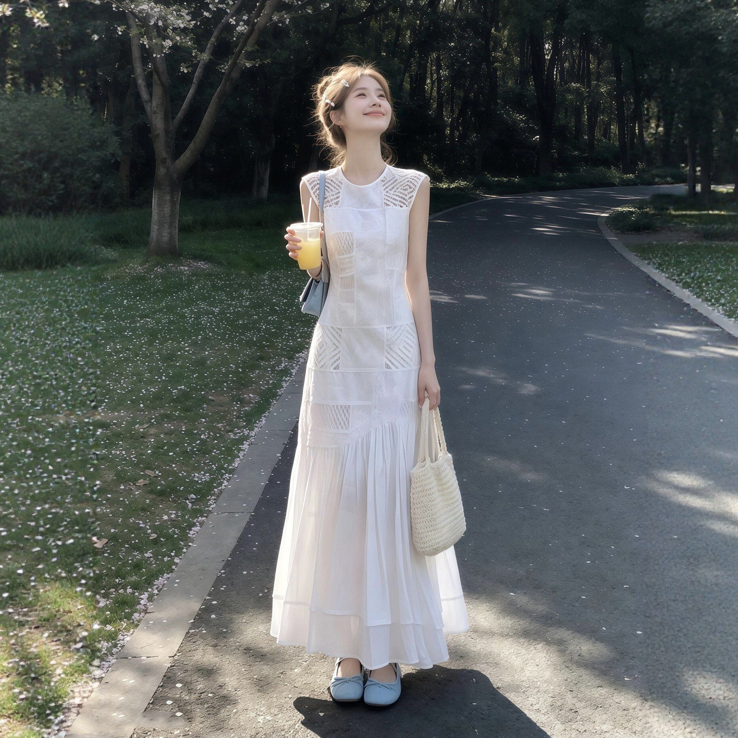 白色镂空无袖背心连衣裙子女2026新款夏季气质独特漂亮巨好看长裙