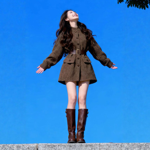 韩系气质高级感收腰针织连衣裙秋冬新款独特超好看的冬装毛衣短裙