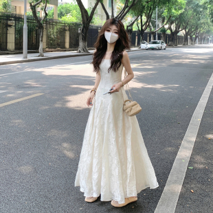 小白裙海边度假长裙子 独特绝美高级感长款 白色吊带连衣裙夏季 法式