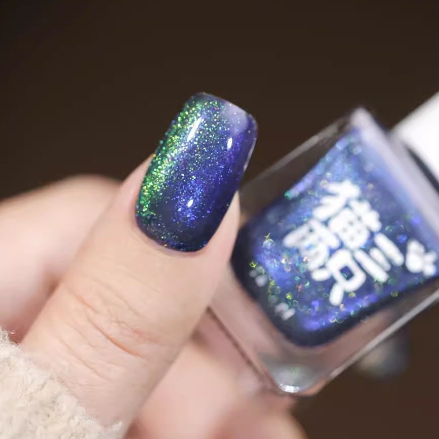 俄罗斯田园猫-猫三两只12ml猫眼指甲油偏光磁性猫眼显白免烤,彩妆/香水/美妆工具,指甲油,淘宝优惠券,粉丝福利购,淘宝优惠卷