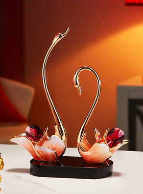 采购产品搪瓷天鹅对装饰品，高端壁龛客厅电视柜装饰，婚礼礼品搬