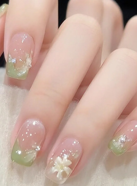 清新森系穿戴甲成品绿色渐变中款美甲温柔冰透ins风花朵甲片24片