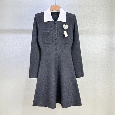 秋冬2025高级感针织修身连衣裙