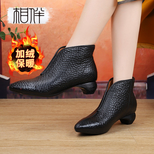 相伴真皮冬季短靴女新款羊皮女鞋棉鞋超软女靴尖头英伦风格靴子