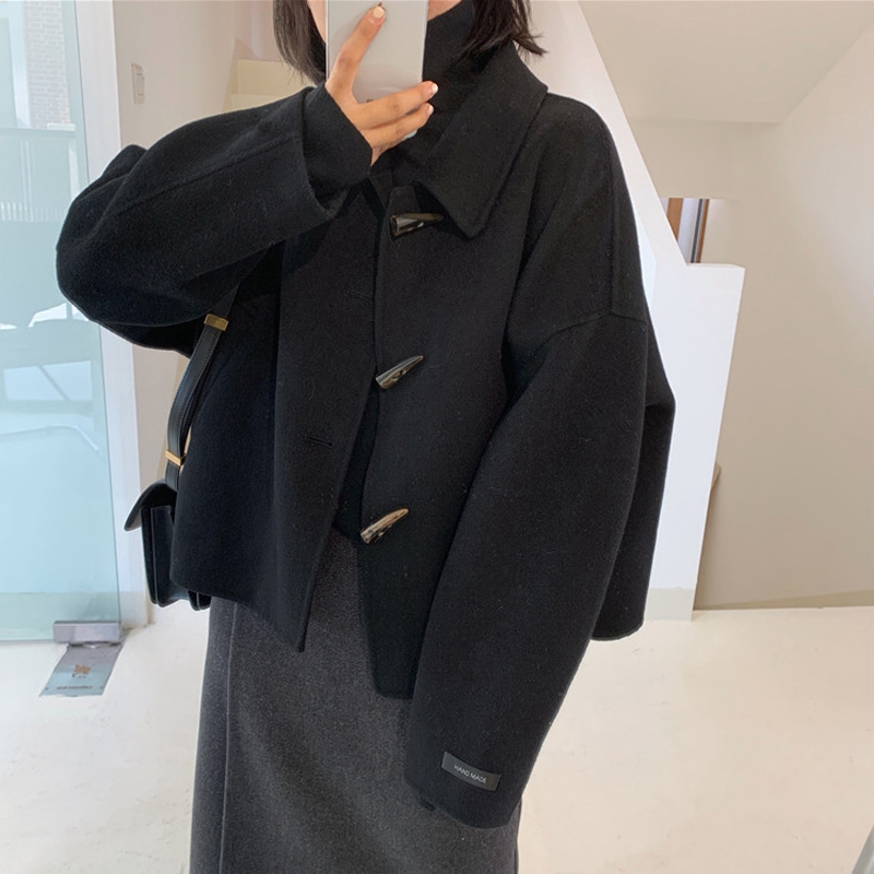 黑色斗篷牛角扣毛呢外套短款呢子大衣韩版小个子女2023年新款秋冬
