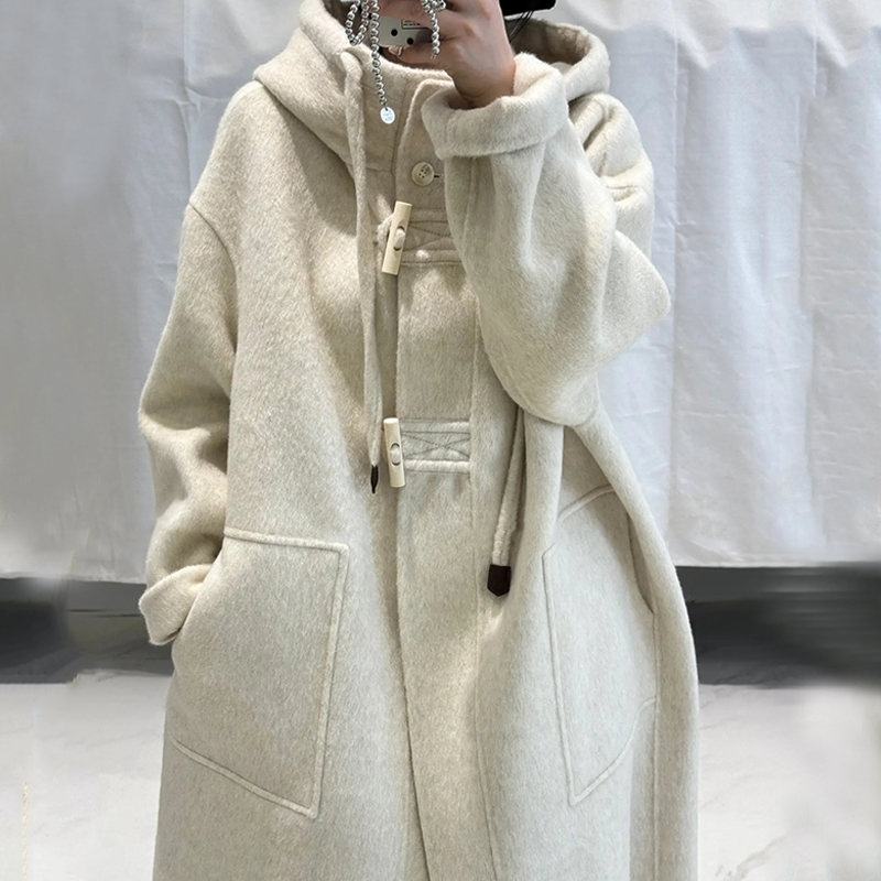 高端气质连帽牛角扣长毛双面绒羊毛大衣女高级感超纯色羊毛呢外套